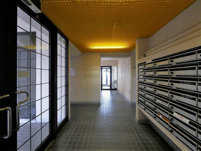 大阪市淀川区十三元今里３丁目の賃貸マンションのロビー