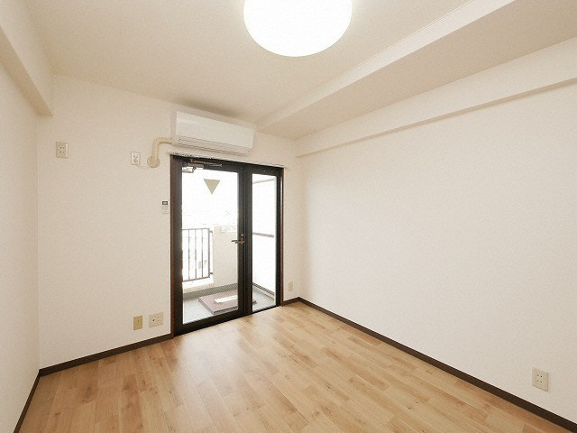 大阪市淀川区十三元今里３丁目の賃貸マンションの居間・リビング