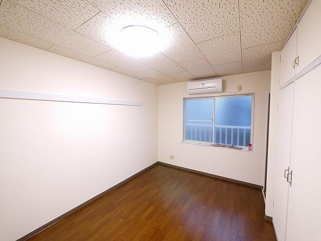 ホワイトヒルの洋室|個人の部屋や寝室として使える洋室です