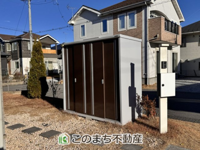 【庭】 | 宇都宮市宝木町2丁目戸建 | 便利な外部物置がございます。