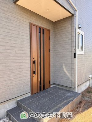 【玄関】 | 宇都宮市宝木町2丁目戸建 | 玄関キーは上下２箇所のダブルロックキーで安全に配慮してます。