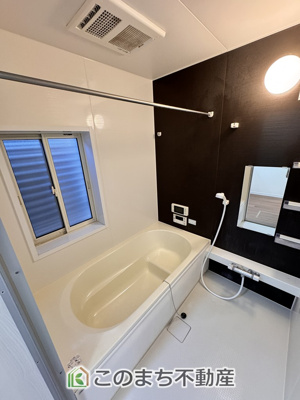 【浴室】 | 宇都宮市宝木町2丁目戸建 | ゆったりと入れるフルオートバスはお子様との団らんバスタイムが楽しめます♪
足を伸ばしてゆったりくつろげる１坪バスルームです☆