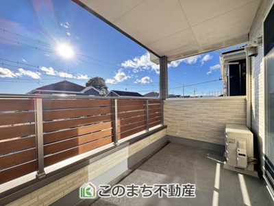 【バルコニー】 | 宇都宮市宝木町2丁目戸建 | 南向きの大型バルコニーは陽当り良好で、たっぷりのお洗濯物もよく乾きます！
さらにインナーバルコニーなので雨の日でも安心してお出かけできますね♪