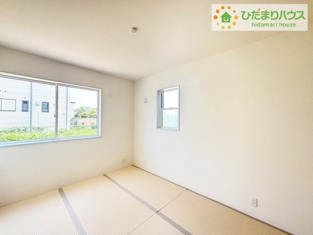 いわき市小名浜燈籠原第1　新築戸建　8号棟の和室|小さなお子さまのいる方におすすめ！リビング横の和室でお子様が遊んでる様子も確認できます(^^)/