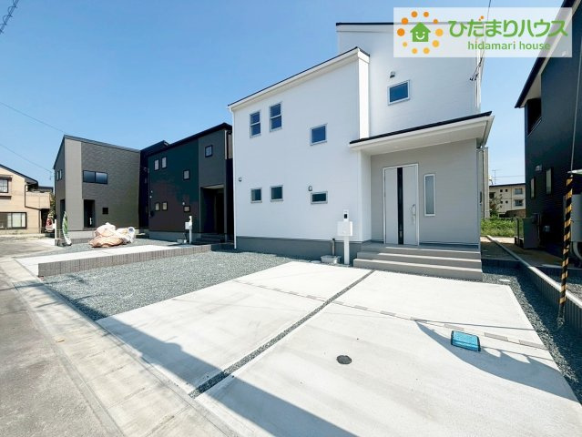 いわき市小名浜燈籠原第1　新築戸建　8号棟の駐車場|マイホームなら駐車場代がかかりません。しかも、自宅の駐車場で洗車ができます！今までコイン洗車に行っていた手間も省けて、節約にもつながります(^^♪