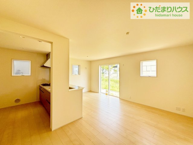 いわき市小名浜燈籠原第1　新築戸建　8号棟の居間・リビング|お子様が元気に遊べる広々としたリビングです。