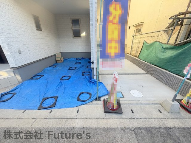 三郷市天神1丁目　新築戸建　全1棟の駐車場|現地の写真になります。