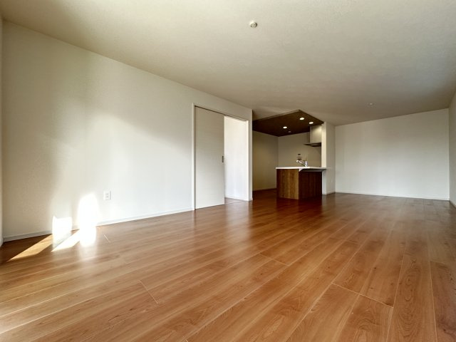 神戸市西区春日台２丁目新築戸建の居間・リビング