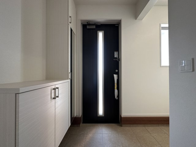 神戸市西区春日台２丁目新築戸建の玄関