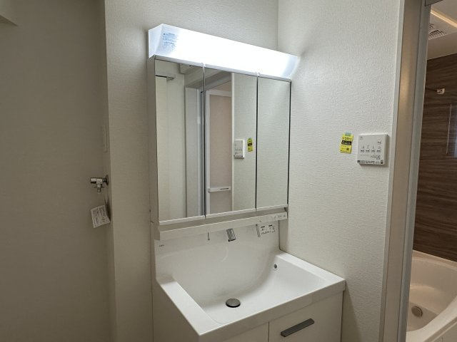 神戸市西区春日台２丁目新築戸建の独立洗面台