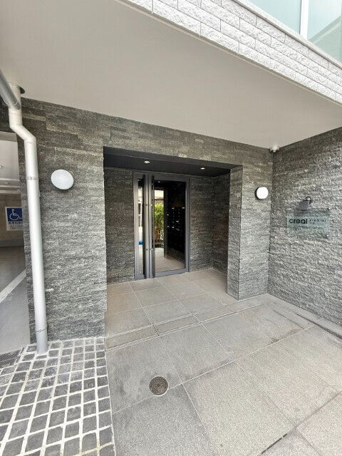 CREALpremier目黒のエントランス