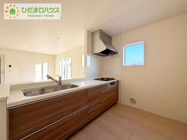 小名浜大原1期　新築戸建　1号棟のキッチン|3口コンロでお料理する時間も短くなりそうですね(*‘∀‘)