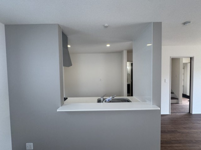 【キッチン】 | 豊見城市我那覇（全3棟）1・3号棟 | 3号棟　会話が弾む対面式キッチン♪