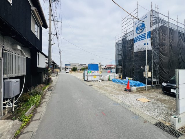 高浜市呉竹町六丁目5番地24『仲介手数料無料』新築戸建ての前面道路含む現地写真