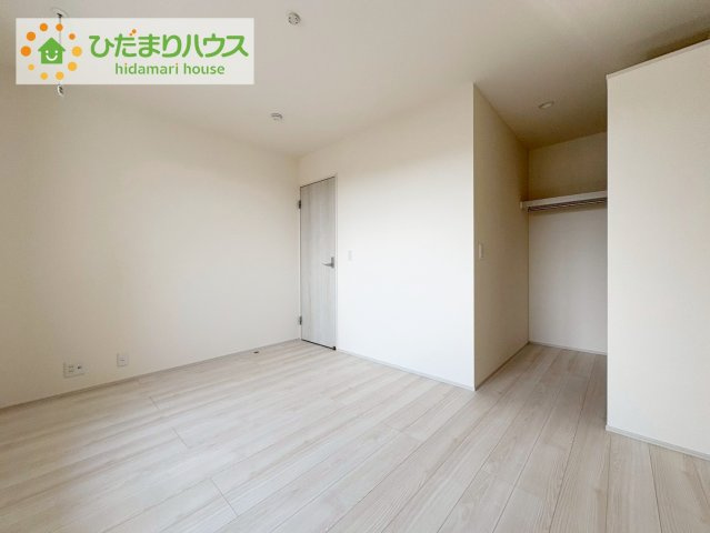 いわき市自由ヶ丘2期　新築戸建　2号棟の寝室|ベッドを置いても余裕の広さがあります。パソコンや趣味のスペースなどインテリアを考えるのも楽しみですね！