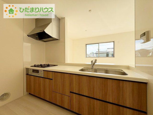 いわき市自由ヶ丘2期　新築戸建　2号棟のキッチン|料理をしながらでも、ご家族との会話を楽しめる対面式キッチン♪