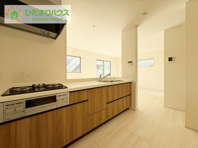 いわき市自由ヶ丘2期　新築戸建　2号棟のキッチン|広々として使い勝手のよい明るく開放的なキッチン