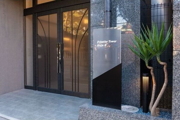 フロンティアタワー九条Ⅱのエントランス
