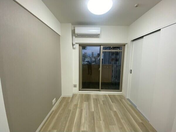 フロンティアタワー九条Ⅱの洋室