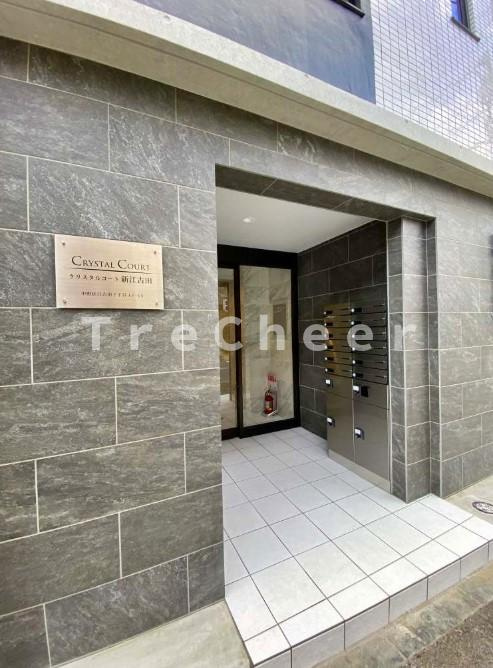 クリスタルコート新江古田のエントランス