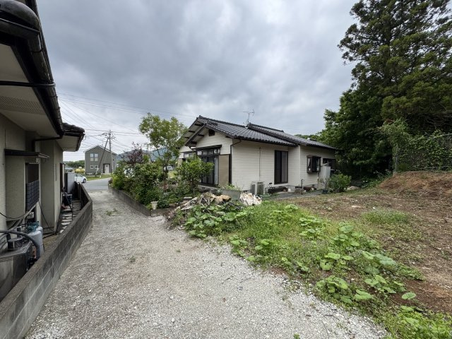 福岡県朝倉郡筑前町中牟田　売り土地の前面道路含む現地写真