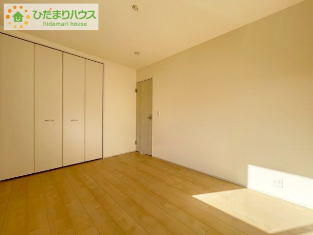 いわき市平下平窪2期　新築戸建　2号棟の寝室|2面採光を確保した明るい室内は、風通しも良く、大変居心地の良い空間となっております。
