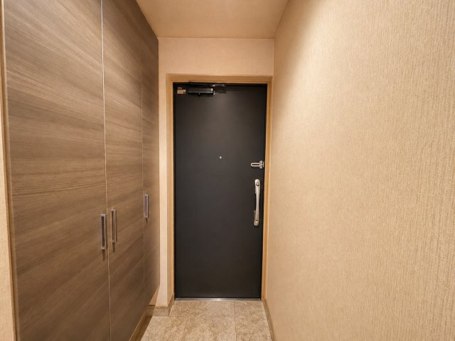 マークタワー銚子銀座の玄関|※画像の一部はAIを用いて加工・編集しています。実際の状況と異なる場合がありますので、ご了承下さい。