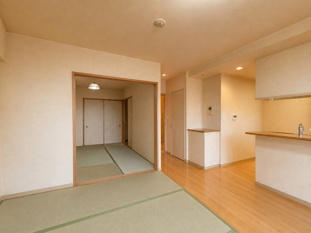 マークタワー銚子銀座の居間・リビング|※画像の一部はAIを用いて加工・編集しています。実際の状況と異なる場合がありますので、ご了承下さい。