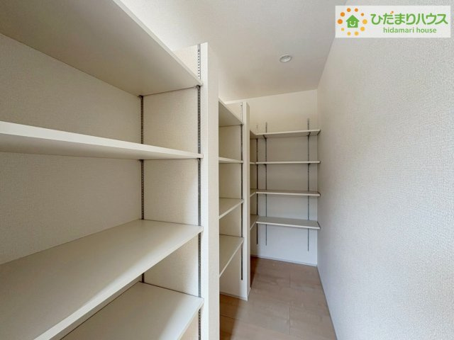 ひたちなか田宮原1期　新築戸建　2号棟の収納|パントリー完備で散らかりがちなキッチン回りもラクラクお片付けできちゃいます！(*^-^*)