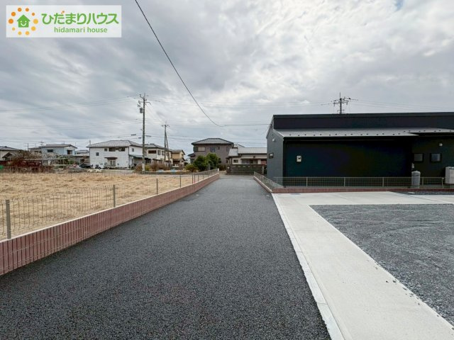 ひたちなか田宮原1期　新築戸建　2号棟の前面道路含む現地写真|小学校が近く、お子様の通学も安心ですね☆彡