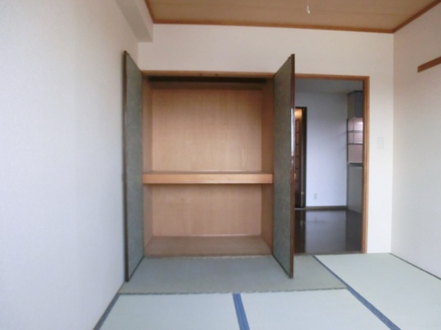 ロジュマン松本の収納|３部屋に収納スペース付いてます。