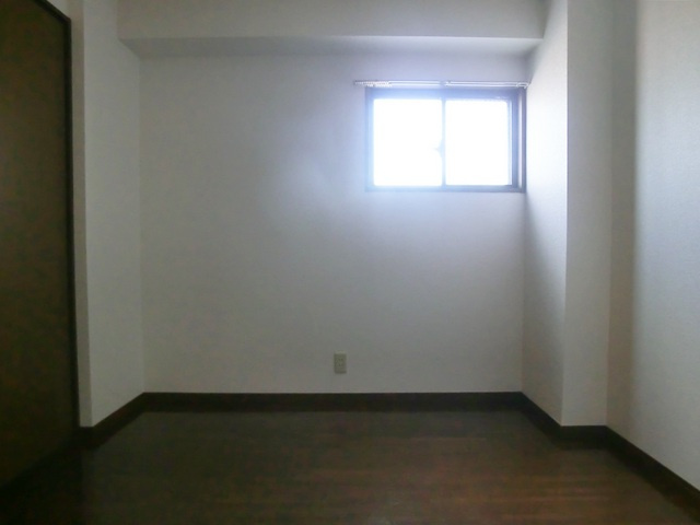 ロジュマン松本の洋室|サービスルームです。