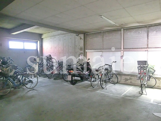 ロジュマン松本のその他共用部分|駐輪スペースです。