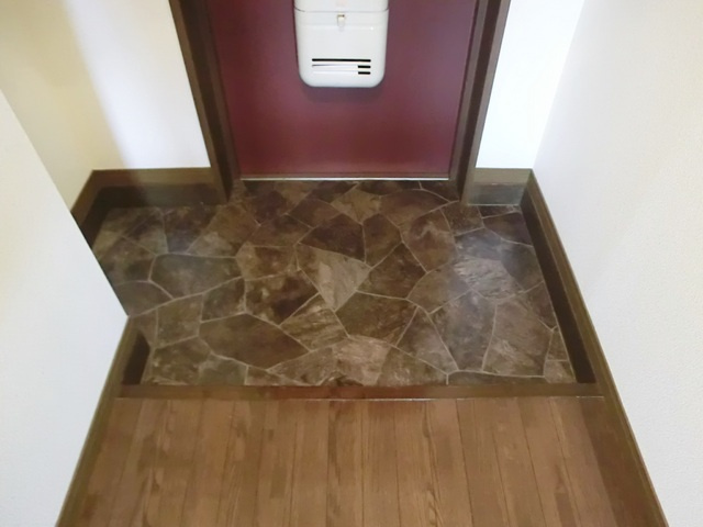 ロジュマン松本の玄関|ゆとりの玄関スペースです。