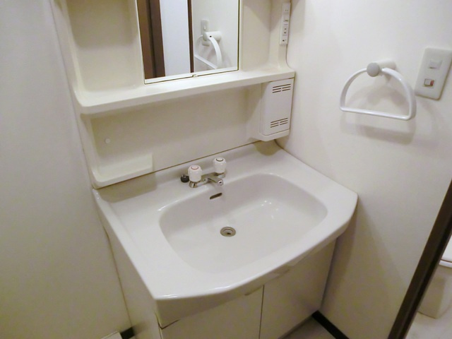 ロジュマン松本の洗面所|独立洗面台です。