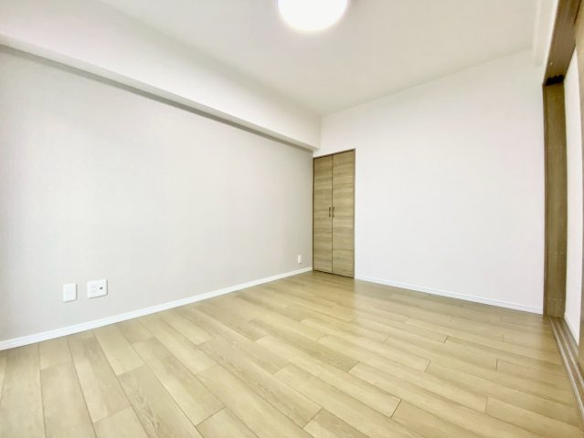 ライオンズマンション保春院西の洋室
