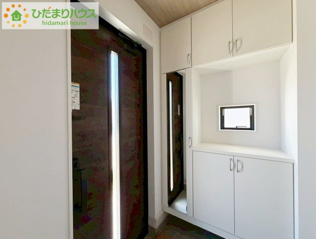 いわき市錦町花ノ井3期　新築戸建　4号棟の玄関|鍵や小物類を置けるスペースが確保できるため、散らかりがちな玄関をすっきりと保てます。