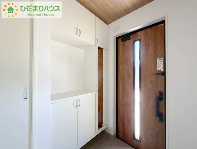 いわき市錦町花ノ井3期　新築戸建　5号棟の玄関|鍵や小物類を置けるスペースが確保できるため、散らかりがちな玄関をすっきりと保てます。
