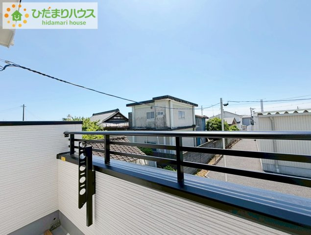 いわき市錦町花ノ井3期　新築戸建　5号棟のバルコニー|ワイドなバルコニーで、ご家族全員のお洋服もらくらく干せちゃいます( *´艸｀)
