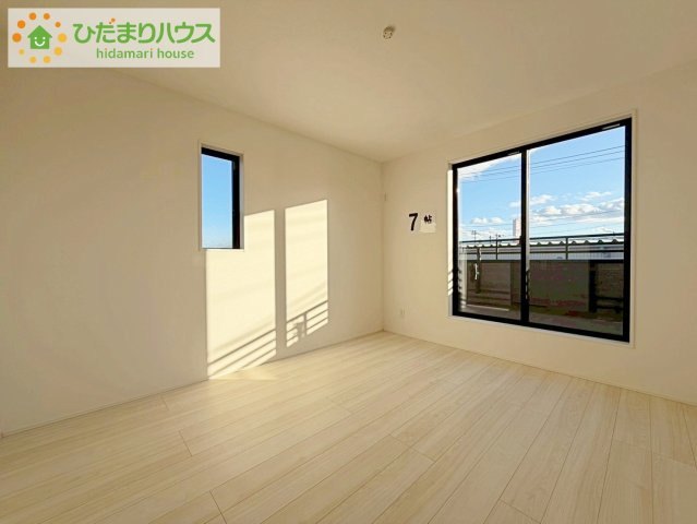 いわき市錦町花ノ井3期　新築戸建　2号棟の寝室|広めの主寝室は、ベッドの他にもパソコンデスクやドレッサーなども置けちゃいます(*^-^*)