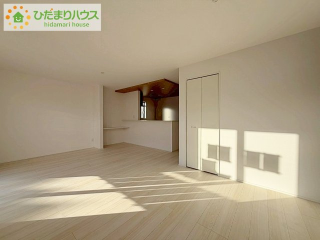 いわき市錦町花ノ井3期　新築戸建　2号棟の居間・リビング|早くお仕事終わらせて、家に帰りたくなるようなリビングです(^^♪