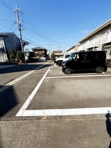 ロイヤルハイツⅡの駐車場