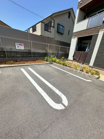 カーサフェリーチェの駐車場