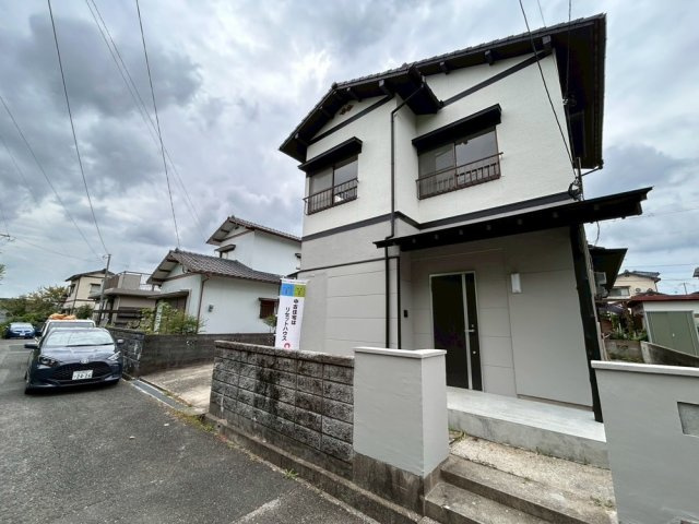 RESET HOUSE－リセットハウス－飯塚市幸袋の外観|玄関ドアも新品です♪
【飯塚市・リノベーション中古戸建】