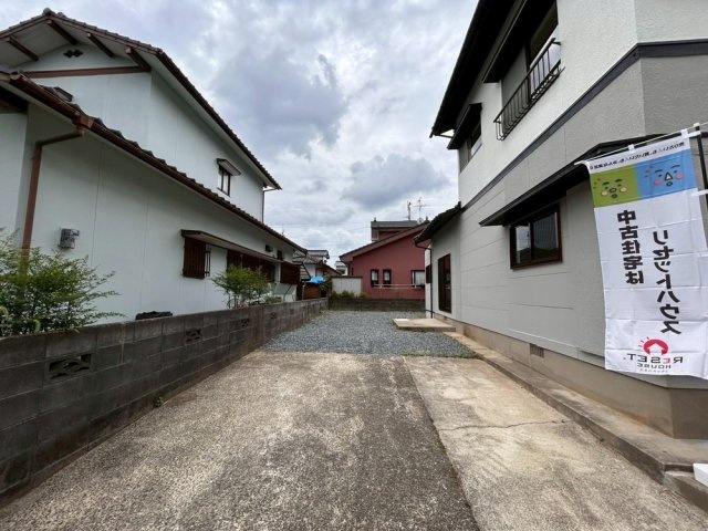 RESET HOUSE－リセットハウス－飯塚市幸袋の駐車場|駐車4台可能です♪
【飯塚市・リノベーション中古戸建】