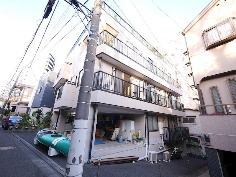 北区赤羽西１丁目の賃貸マンションのエントランス