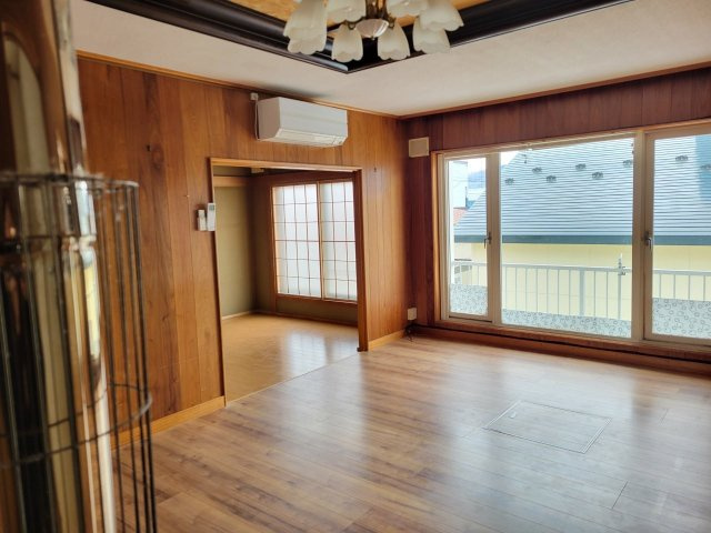 【居間・リビング】の画像