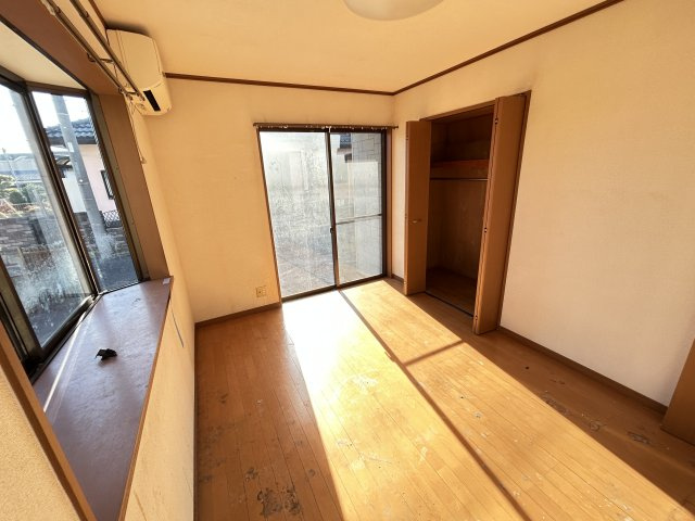 下野市石橋　中古戸建の洋室|〇洋室〇
陽当たりの良いお部屋です（＾＾）
2025年11月撮影