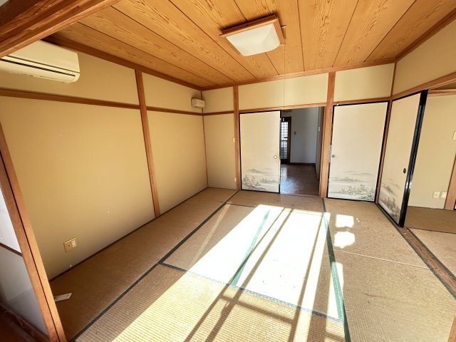 下野市石橋　中古戸建の和室|〇和室〇
広々とした空間でゆったりとした時間を過ごすことができます♪
2025年12月撮影