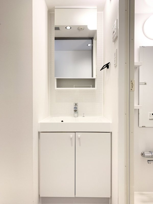 新品家具付きマンション不老町1(KaGood神奈川)の洗面所